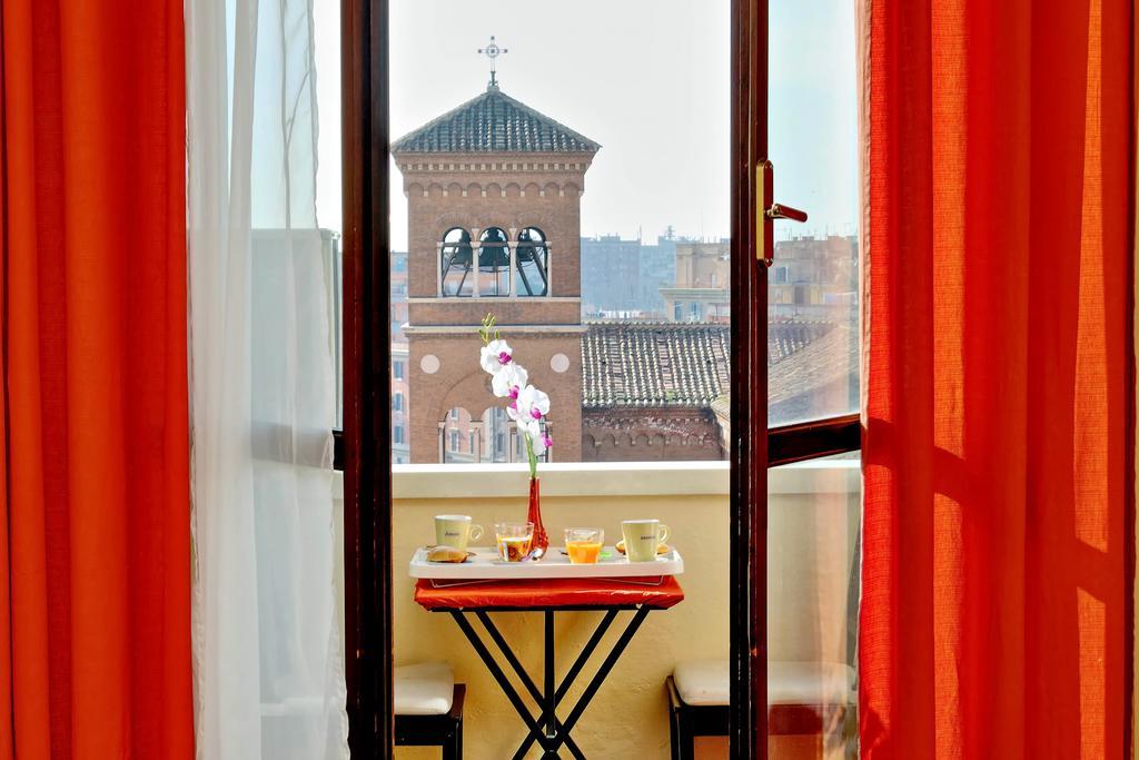 Piazza San Giovanni 3* Rome